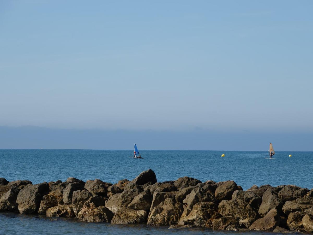 Hotel Camping Pleine Mer Vias Esterno foto